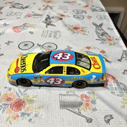 2004 Jeff Green #43 Cheerios Dodge Intrepid Club Car 1:24 ARC