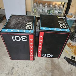 2 plyometric jump boxes