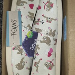 Tom's Sloth Shoes New