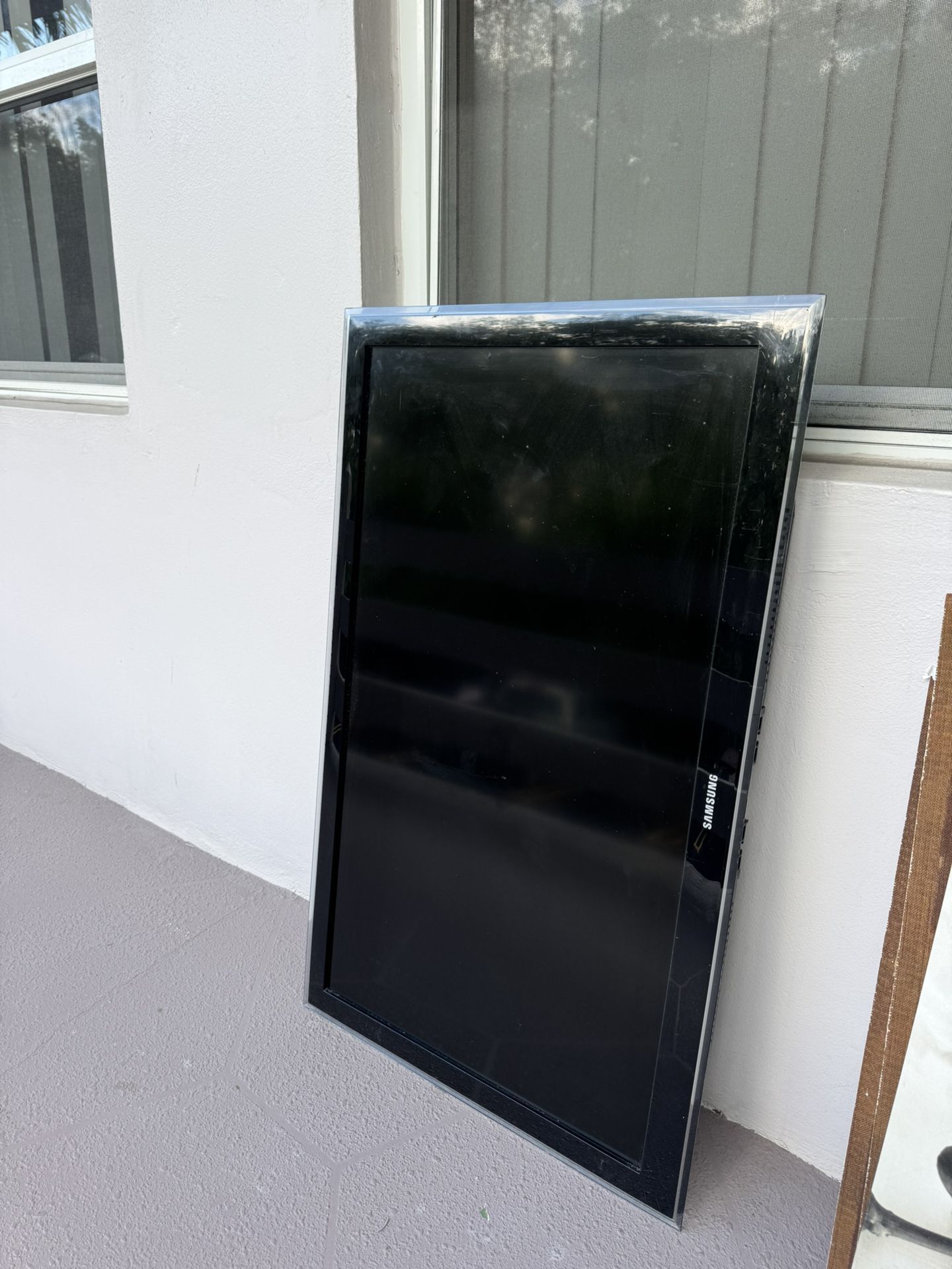 Samsung 50’’ Flat Screen Tv