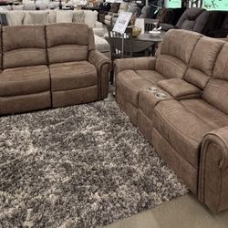 Beautiful Manual Reclining Sofa & Loveseat 