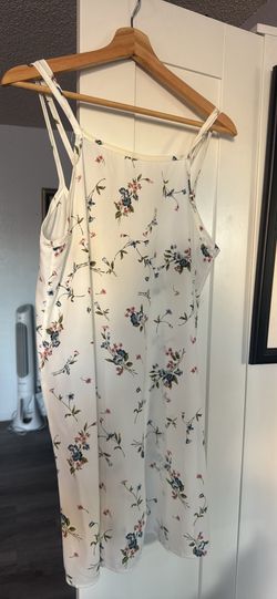 White Floral Dress Mid Thigh Length Size Small Medium