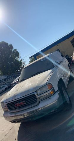 2004 GMC YUKON Parts Only!!!