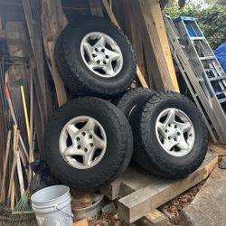1st Gen Tundra Rims, Tires, Caps And Lugnuts 