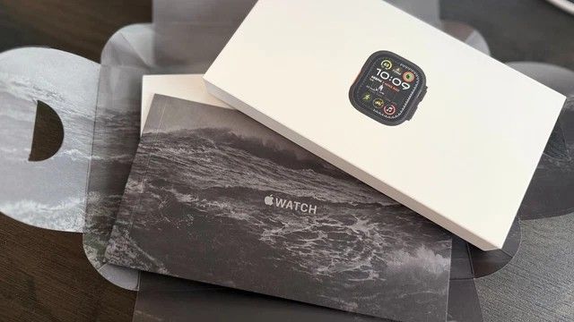 Apple Watch Ultra 2 Titanium 49mm Black