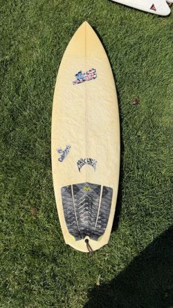 Lost Mayhem Rocket Surfboard with FCS K.21s