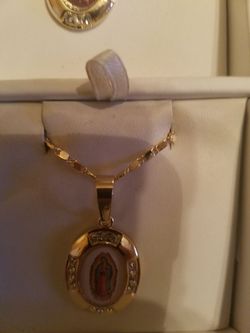 Cadena con dige de la virgen de guadalupe oro laminado