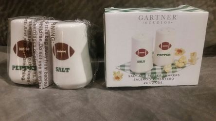 Gartner Studios Football Salt and Pepper shakers new
