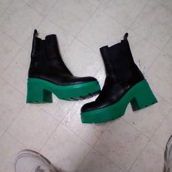 Green An Black Leather Boots 