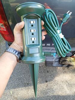3 OUTLET POWER STAKE - $10