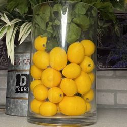 Thick Glass Vase With Lemons  