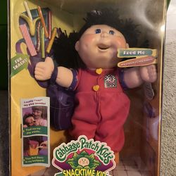 ***Cabbage Patch snack time doll!!!!*****