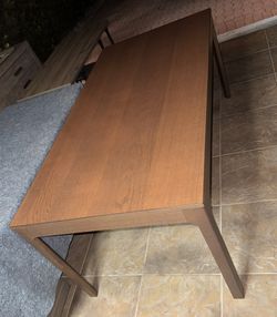 Extendable Dinning Table - Modern Wood, Seats 4-6+