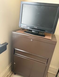 Cabinet w/lock
