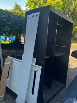 Freeeee furniture