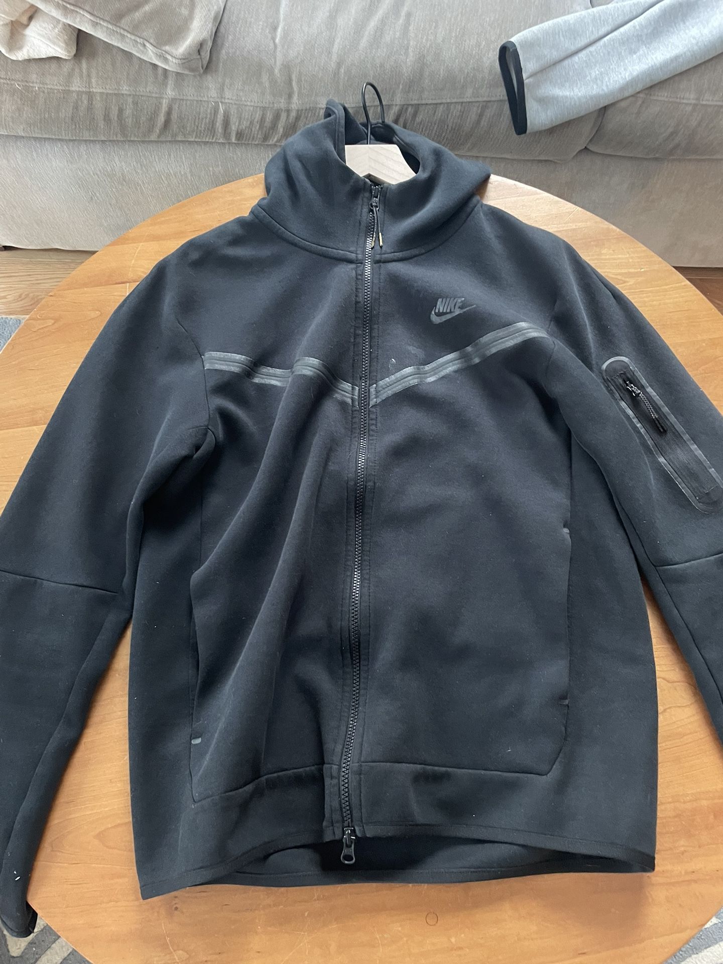 Black Nike Tech
