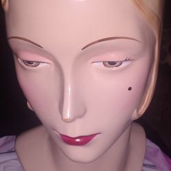 Katherine Collection Manequin Head 