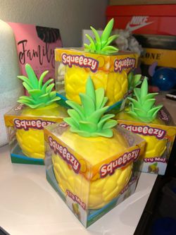 Squeeze pineapple