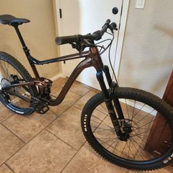 2022 Giant Trance 1 Full Suspension 29" Mountain Bike 