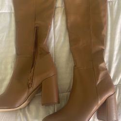 Woman’s Steve Madden Leather Mid Tan Boots
