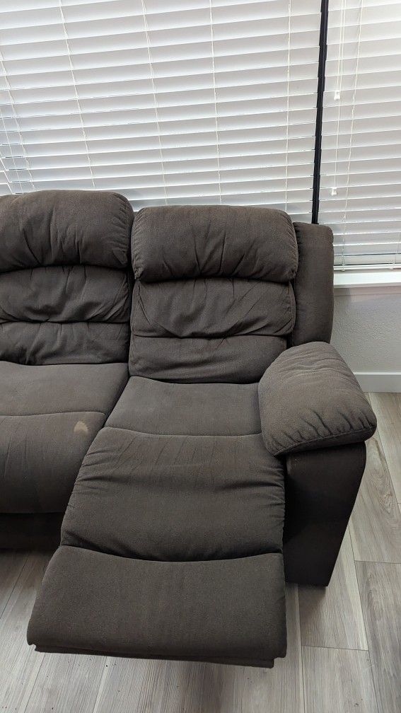 Reclining Sofa With Extendable Back Support & Leg Rest