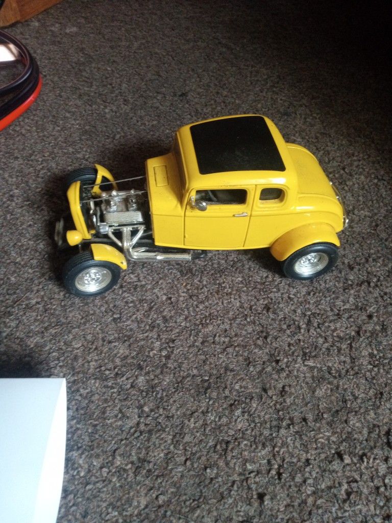 1932 FORD COUPE HOT ROD Good Condition $80.00