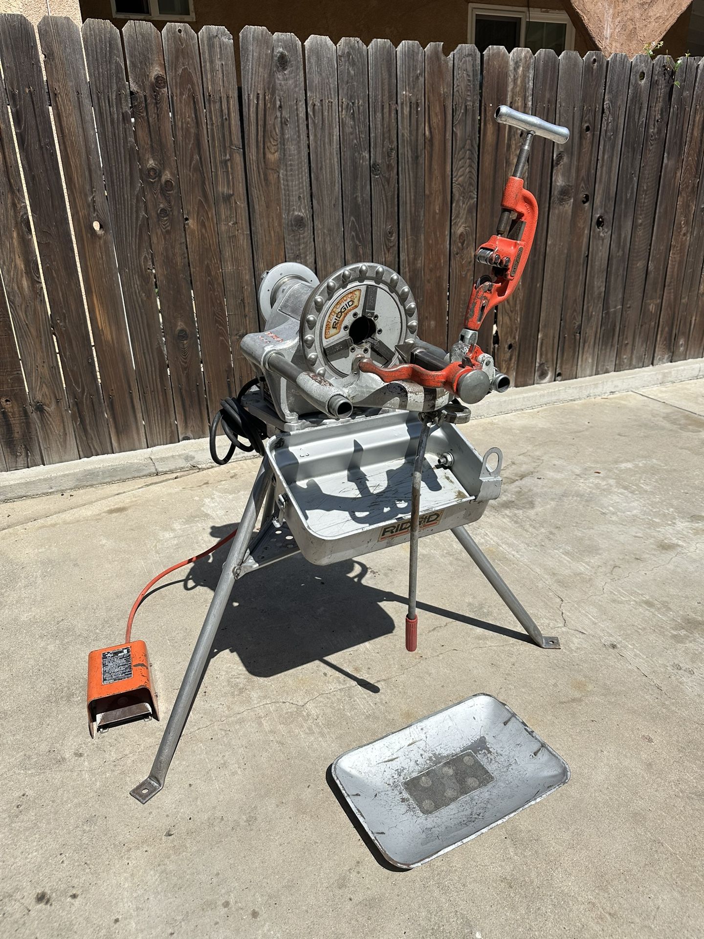 RIDGID 300 Pipe Threader Machine foot switch Ridgid Carriage & Tristand