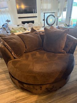 Large Round Swivel Accent Chair with Pillows
