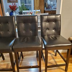 3 chairs in very good condition