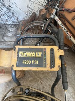 *MECHANIC SPECIAL* Powerful DEWAULT pressure washer