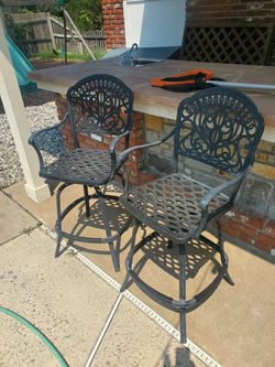Outdoor barstools