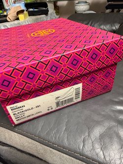 black/gold sally tory burch size 5.5