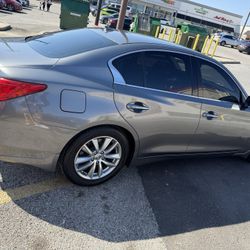 2015 Infiniti q50
