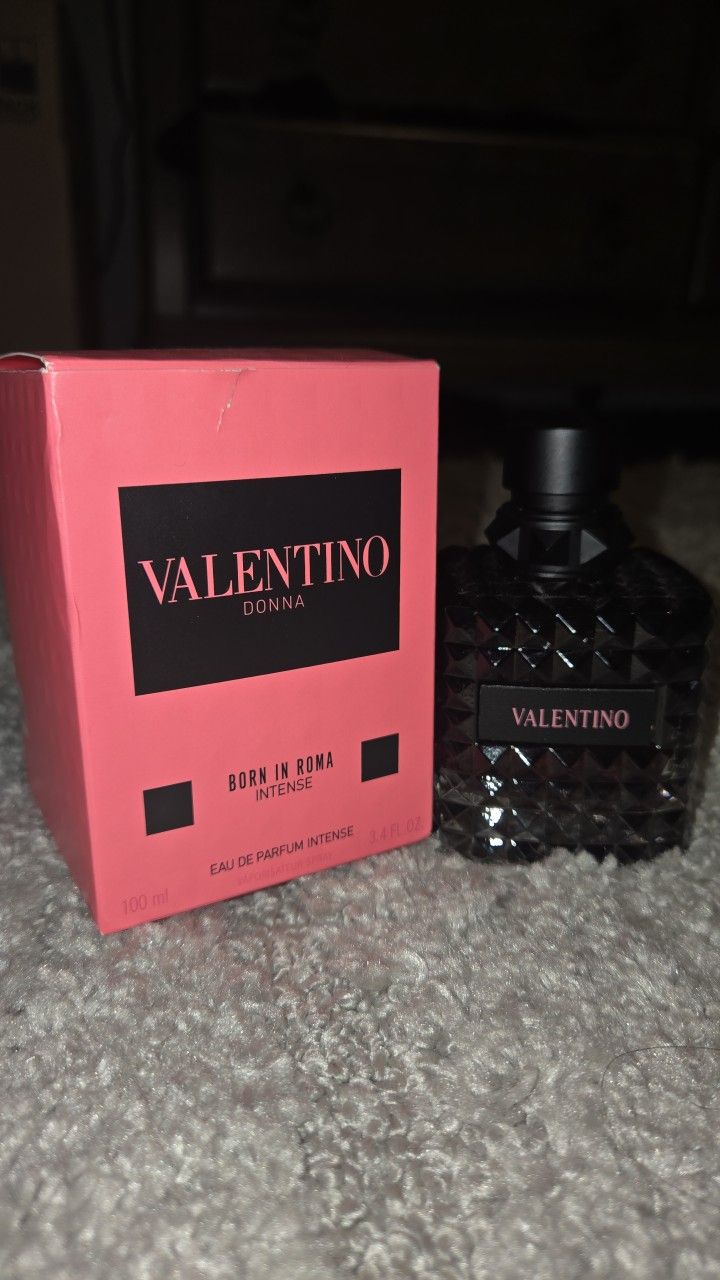 Valentino Donna Born In Roma Intense.