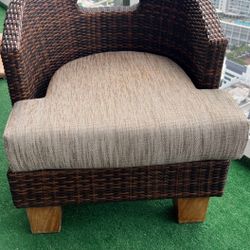 WICKER LOUNGE CHAIRS 