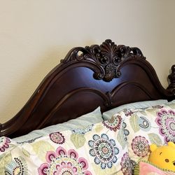 Queen Bedroom Set