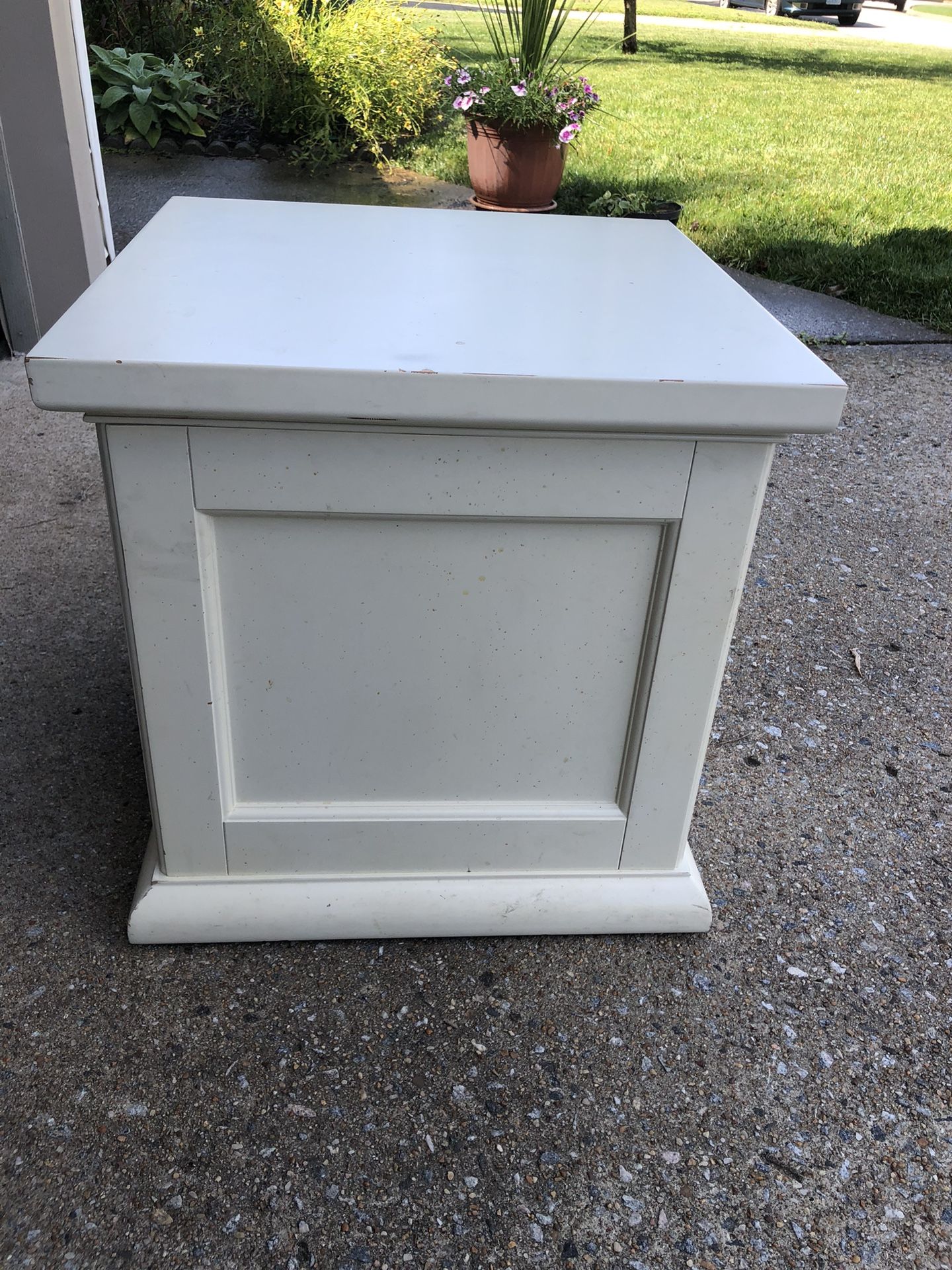 Two Pottery Barn Nantucket Cubes
