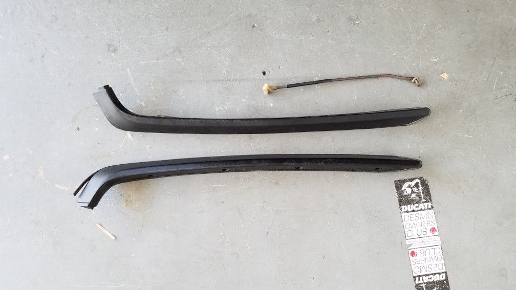 Aw11 toyota mr2 c pillar trim and engine lid prop