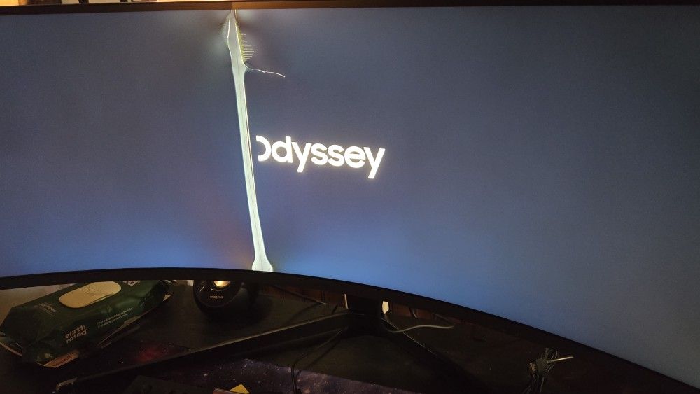 Samsung 49" Odyssey Ultrawide Curved Gaming Monitor BROKEN SCREEN (LS49AG952NNXZA)