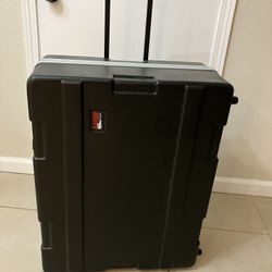 Gator Travel Mixer Hard Case With Casters