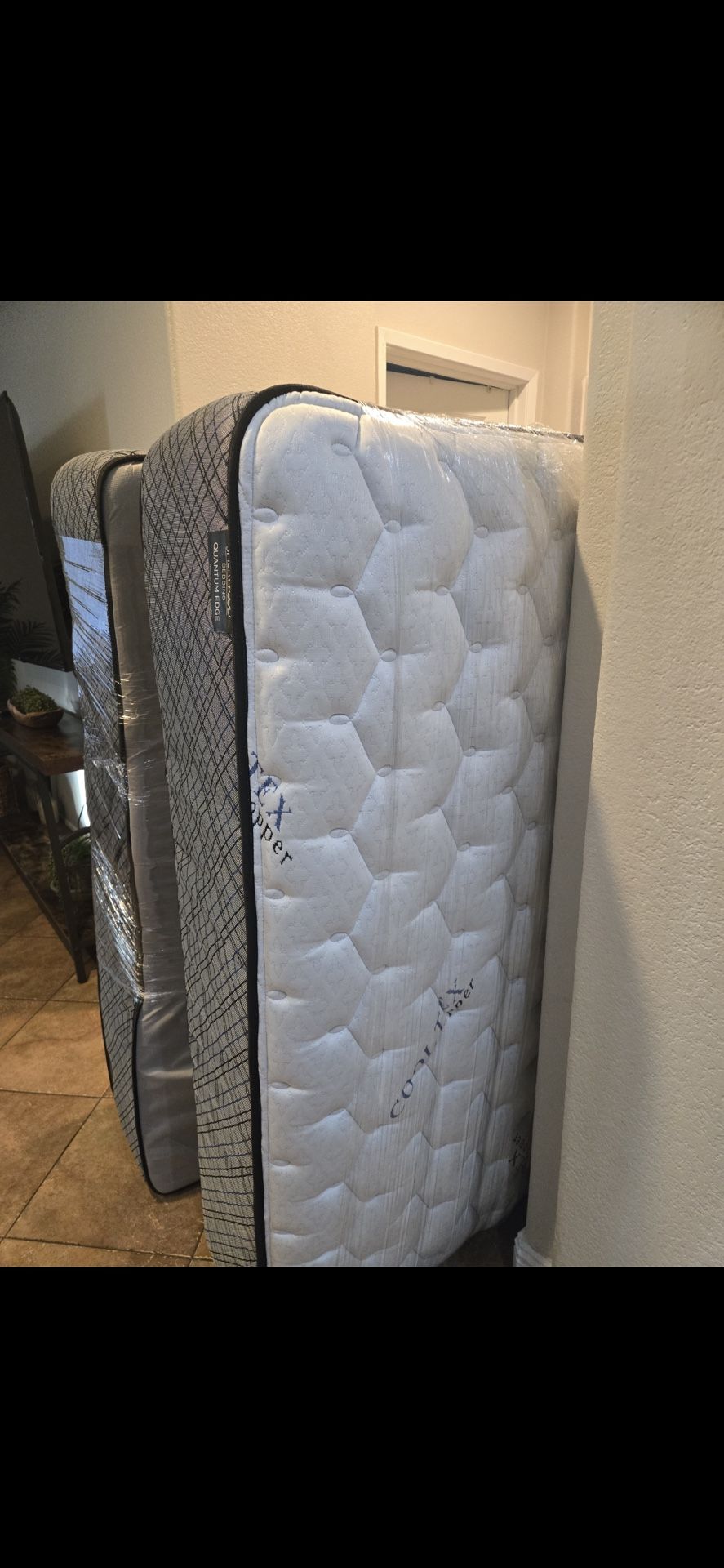 4 New Queen mattress Luxury Firm