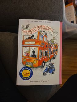 The mysterious Benedict society and the prisoners book