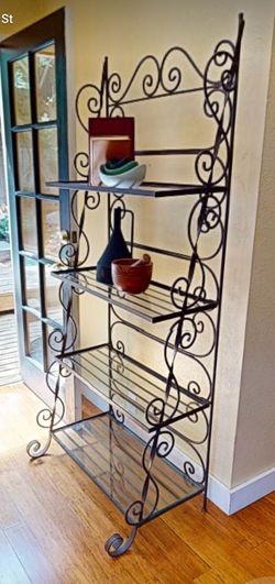 Bakers Rack / Etagere