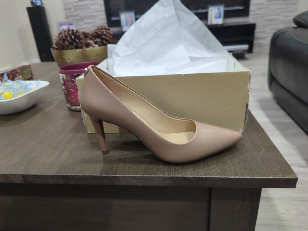 Michael Kors Dorothy Flex Pump Leather Size 7M