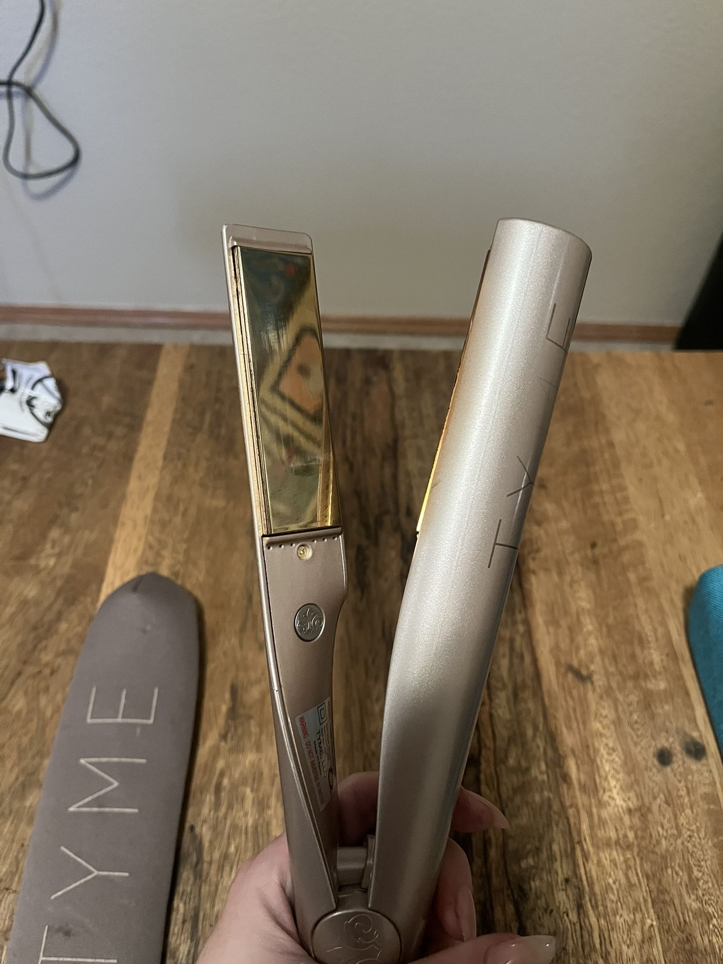 Tyme Iron Pro Hair Straightener