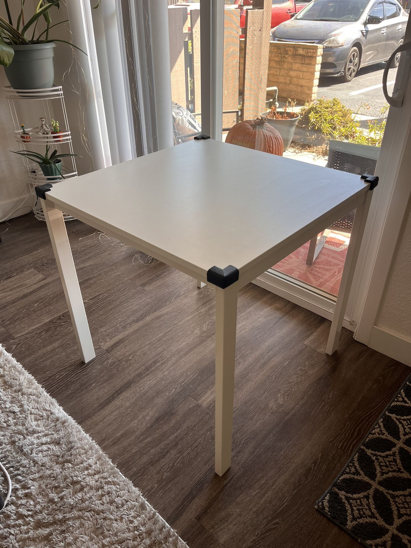 White Table (29inx29in)