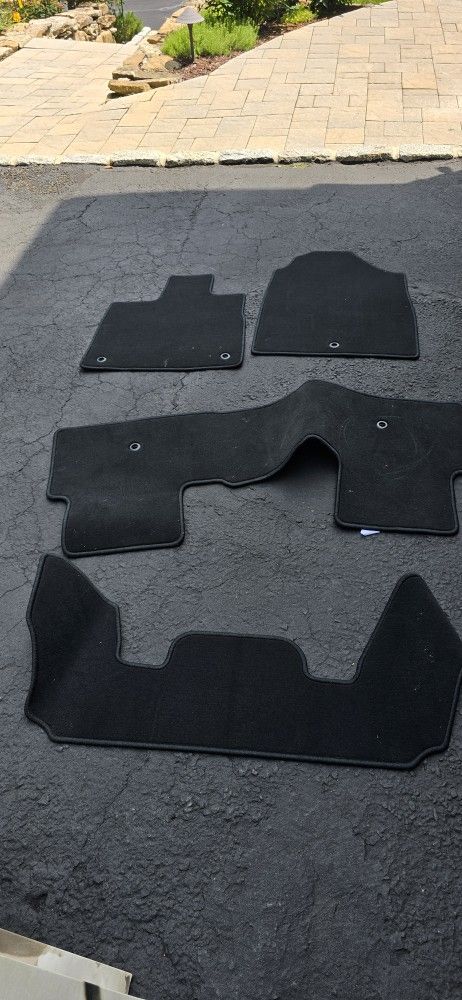 Factory Car Mats From A 2025 Honda Pilot Elite