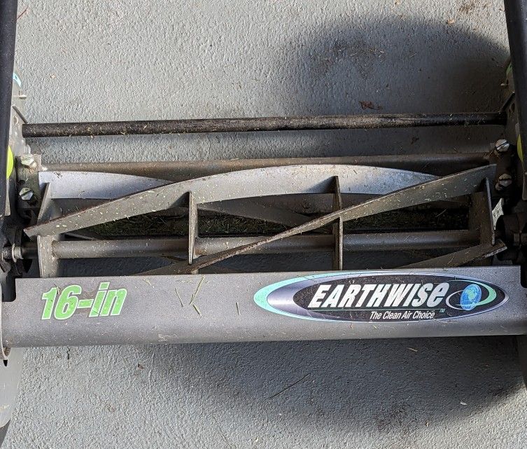 New Earthwise 16” Reel Mower for Sale in Grovetown, GA - OfferUp