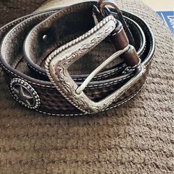 Cavender’s  belt women's