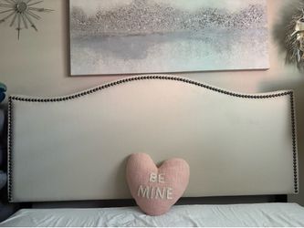 Queen size like new headboard asking $75 or best offer